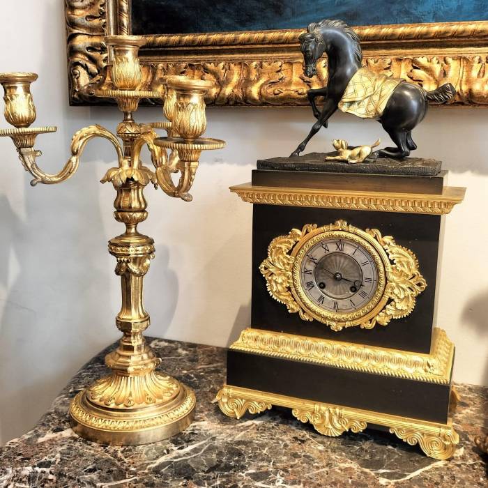 Empire Clock in representing a Horse and a Dog in Gilt Bronze, 19th Century