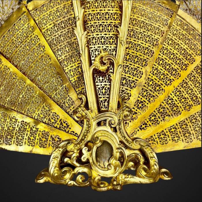 19th Century Fireplace Screen in Gilt Bronze