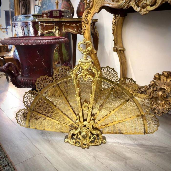 19th Century Fireplace Screen in Gilt Bronze