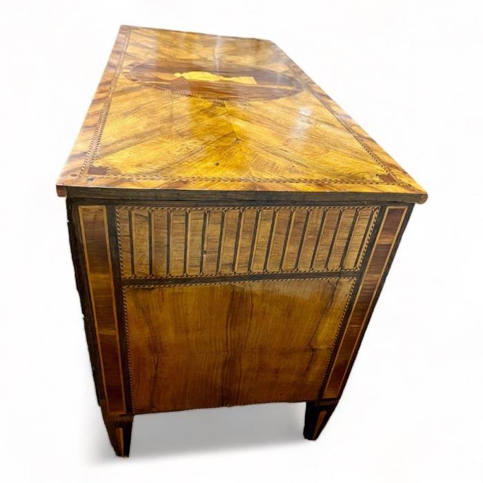 18th Century Chest of Drawers from Italy