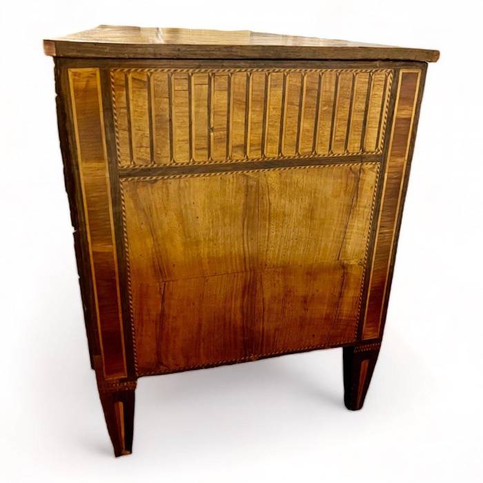 18th Century Chest of Drawers from Italy