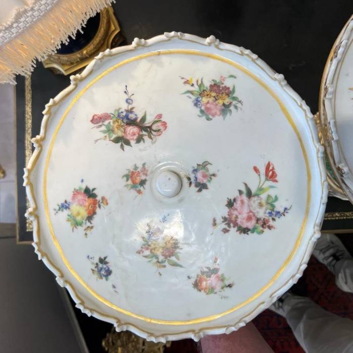 Late 19th Century Pair of Serving Platters in Paris Porcelain
