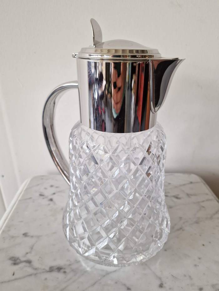 Glass pitcher with ice container