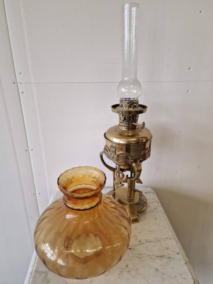 Kerosene lamp