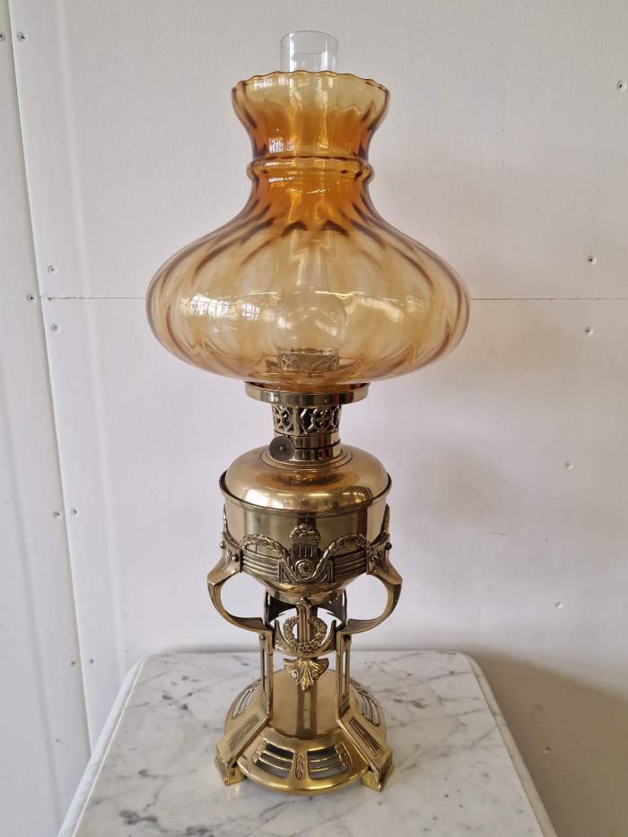 Kerosene lamp