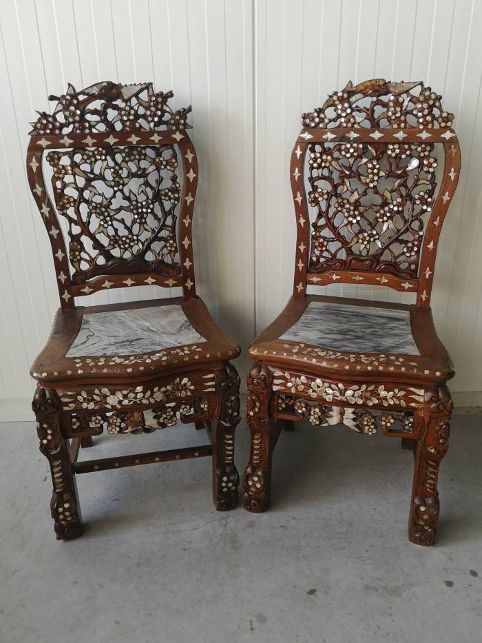 Console with two chairs