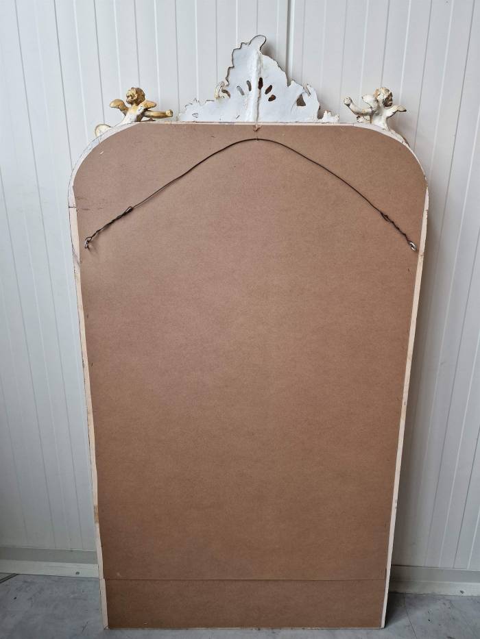 A luxurious mirror