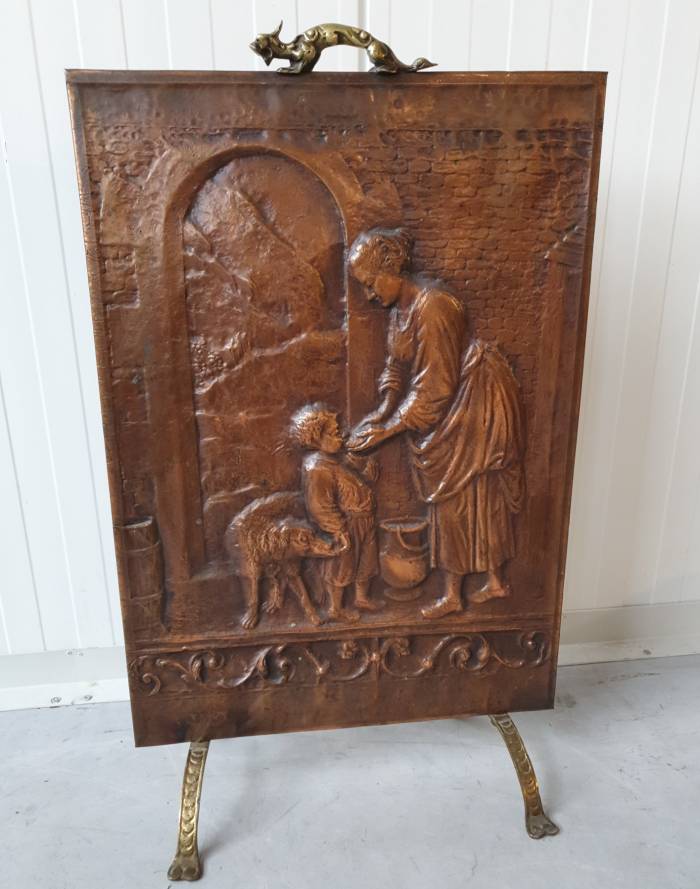 Decorative fireplace screen