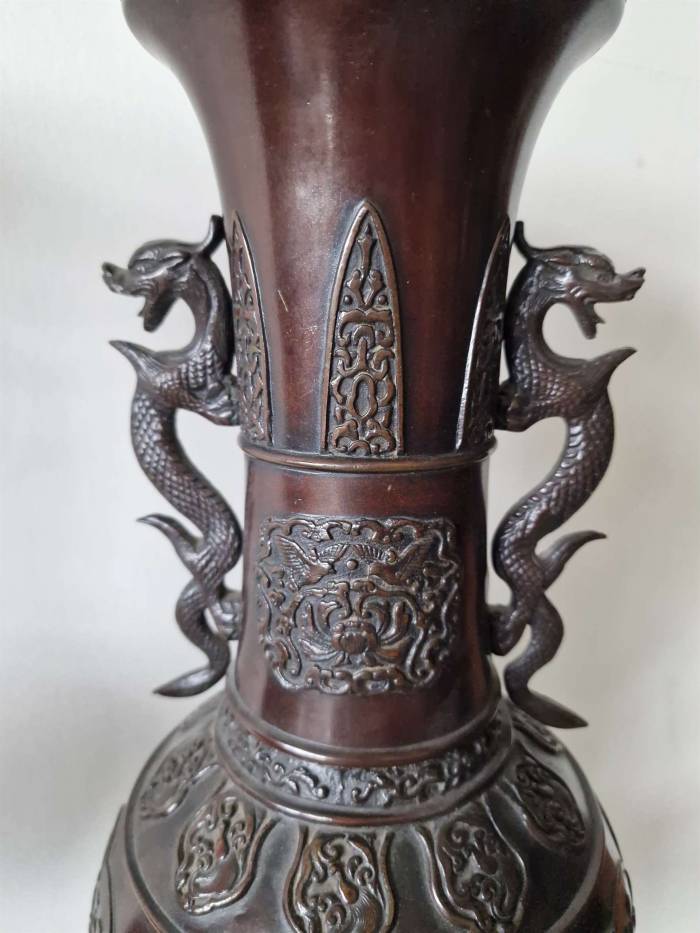 A pair of beautiful Japanese bronze vases