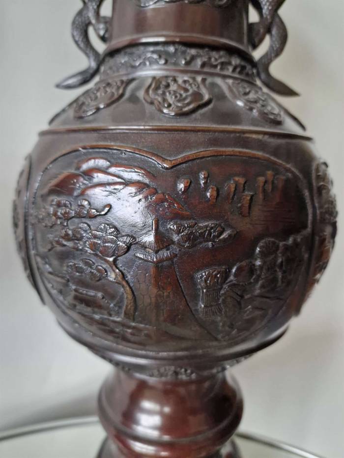 A pair of beautiful Japanese bronze vases