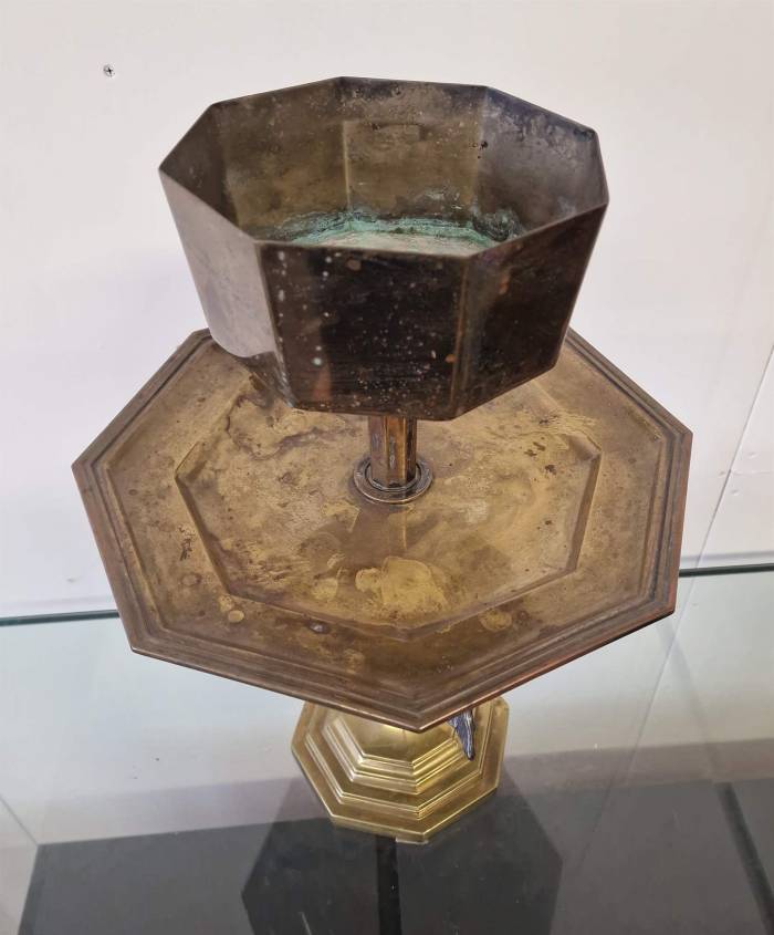Plat de service en bronze ancien 