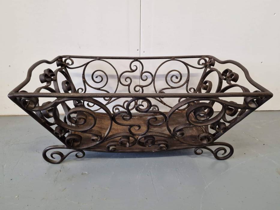 Corbeille à bois en métal 