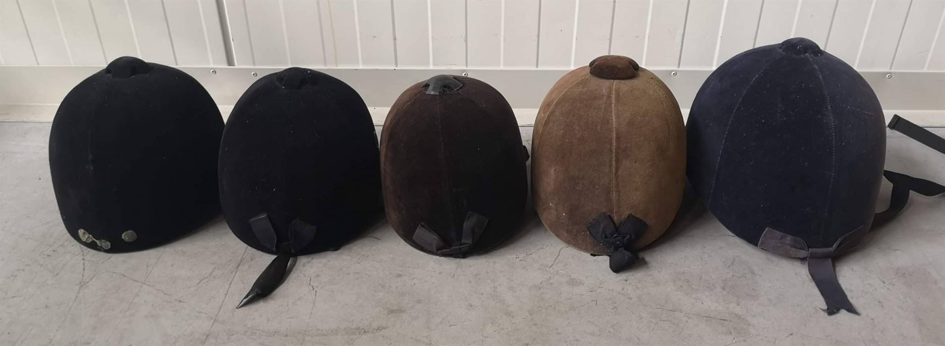 Children&039;s hats for horse riding