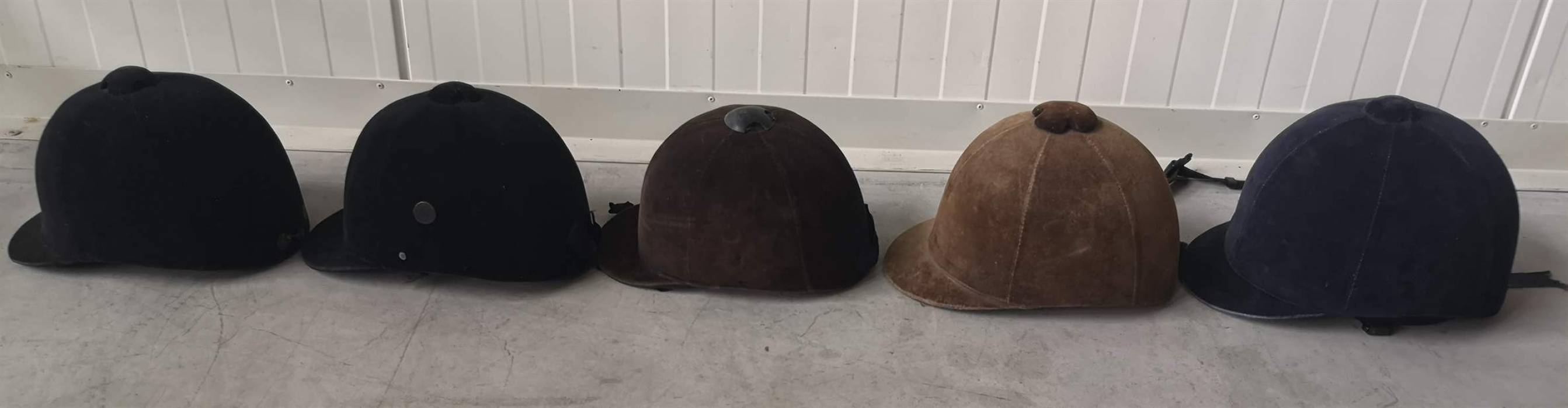 Children&039;s hats for horse riding