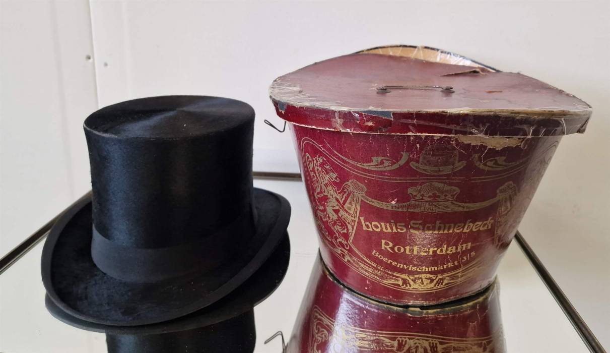 Antique cylinder in original box