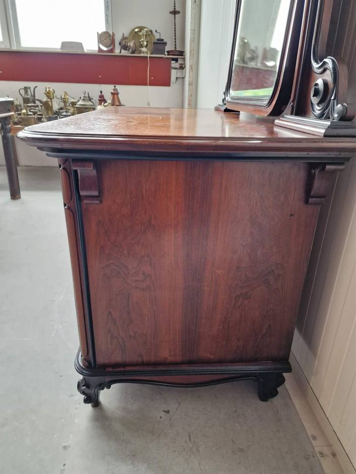 Chest of drawers with mirror