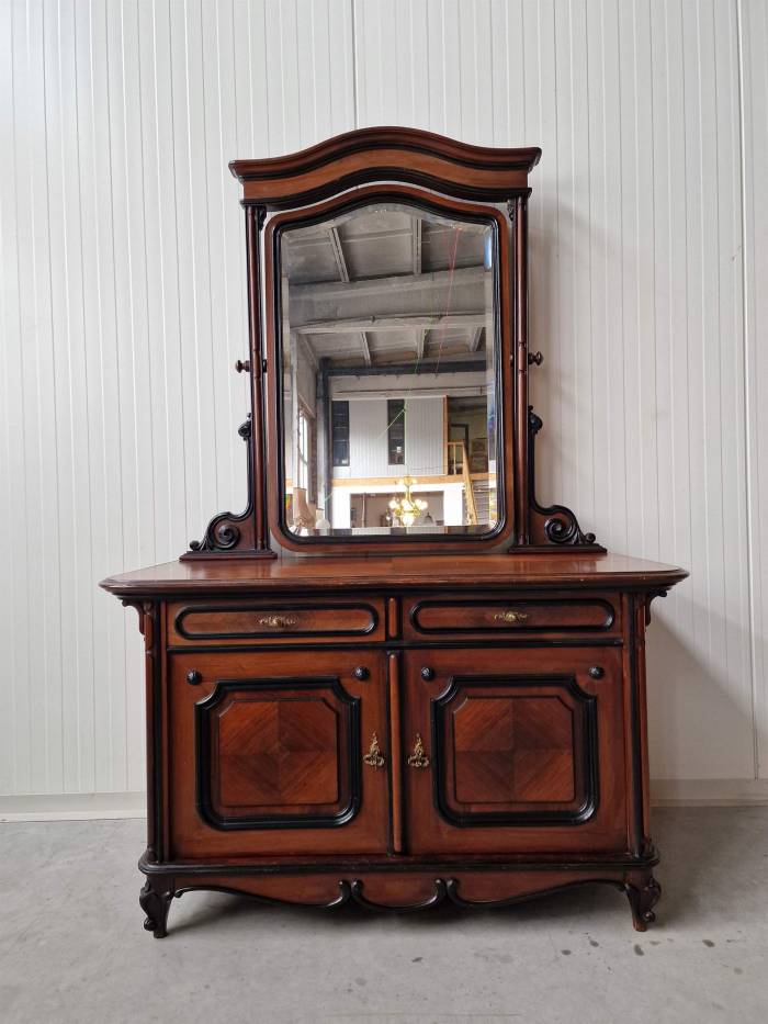 Chest of drawers with mirror