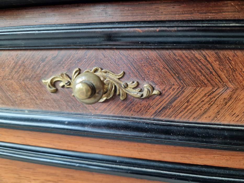Chest of drawers with mirror