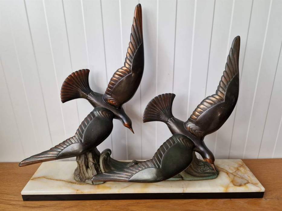 Art Deco figure Seagulls