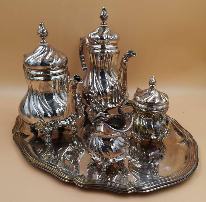 Skaists tējas un kafijas servīze 