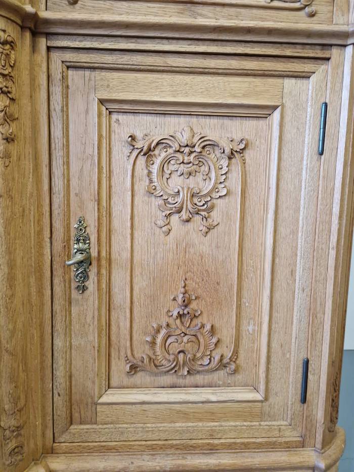 Very beautiful oak sideboard