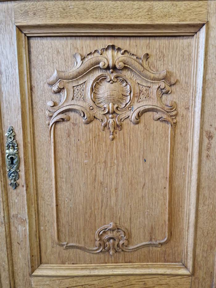Very beautiful oak sideboard