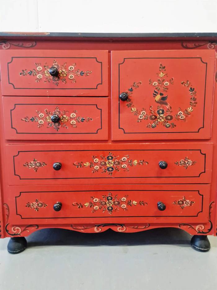 Chest of drawers - cabinet