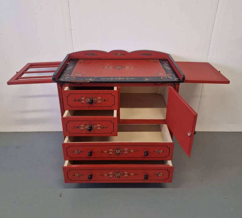 Chest of drawers - cabinet