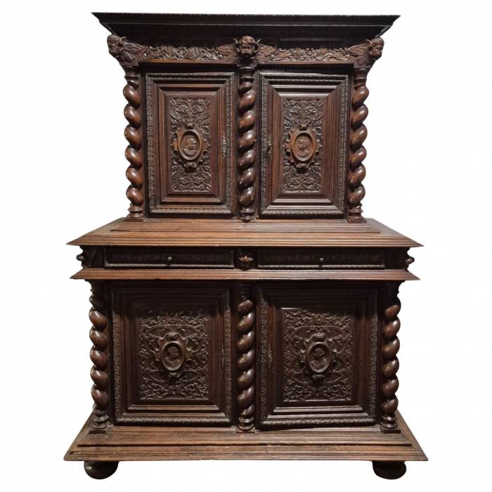 French Renaissance Revival Carved Oak Buffet à Deux Corps, 19 Century