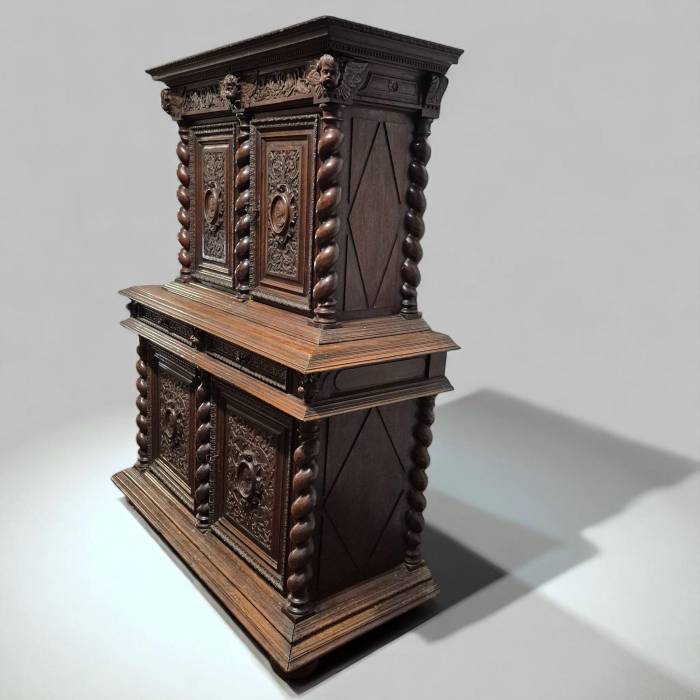 French Renaissance Revival Carved Oak Buffet à Deux Corps, 19 Century