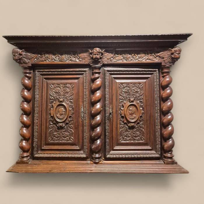 French Renaissance Revival Carved Oak Buffet à Deux Corps, 19 Century