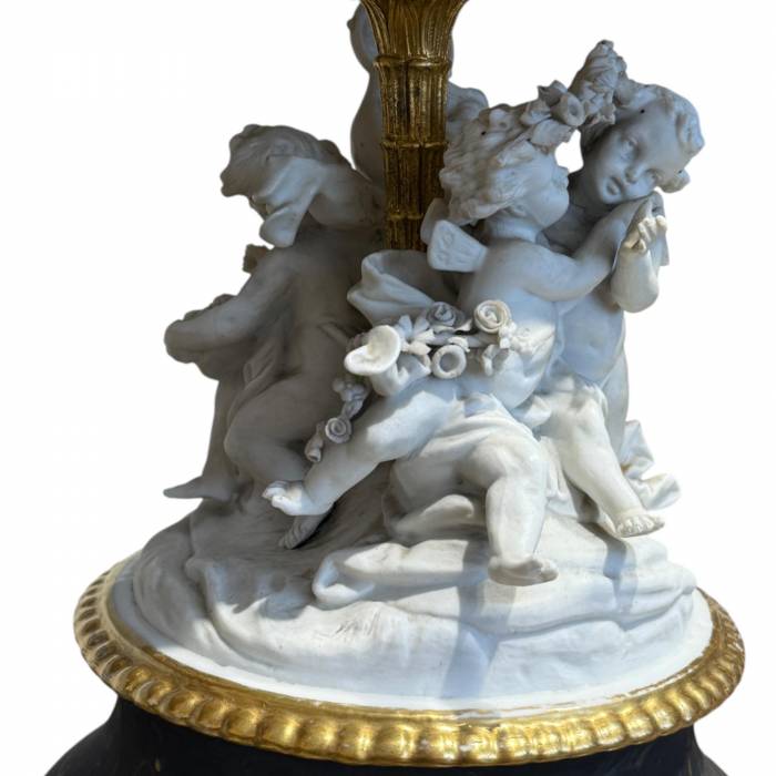 Paris Porcelain centerpiece with putti, 19th Century