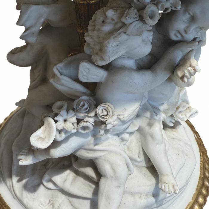 Paris Porcelain centerpiece with putti, 19th Century