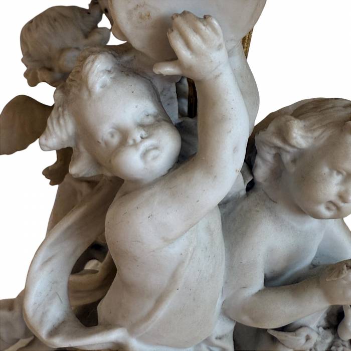 Paris Porcelain centerpiece with putti, 19th Century