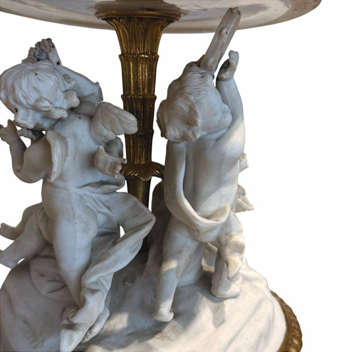 Paris Porcelain centerpiece with putti, 19th Century