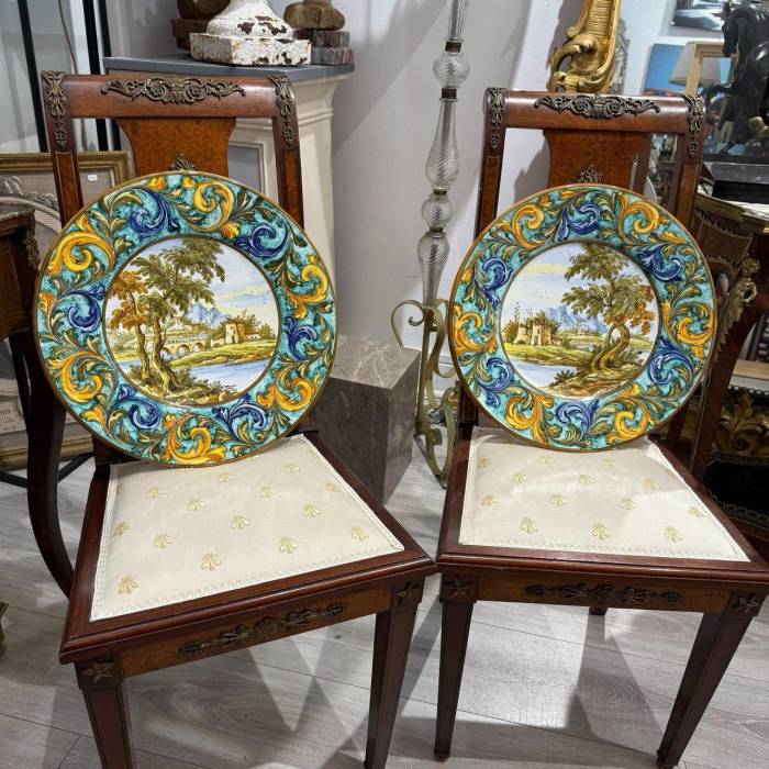 Set of Two Hand-Pair of Italian Renaissance Style Platters by N. Tapolini, 1970s