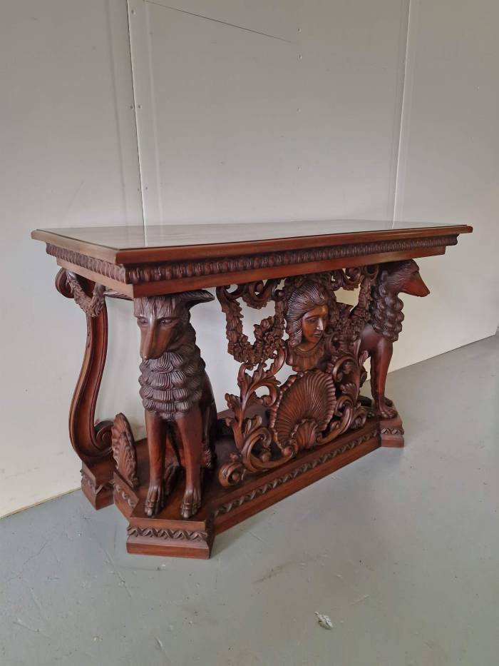 Console en acajou de style néo-Renaissance 