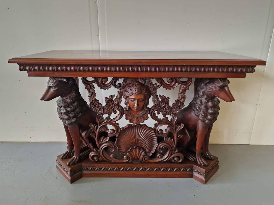 Console en acajou de style néo-Renaissance 