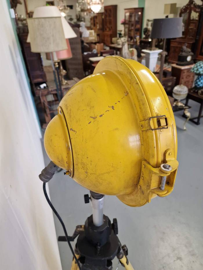 Lampadaire design original 