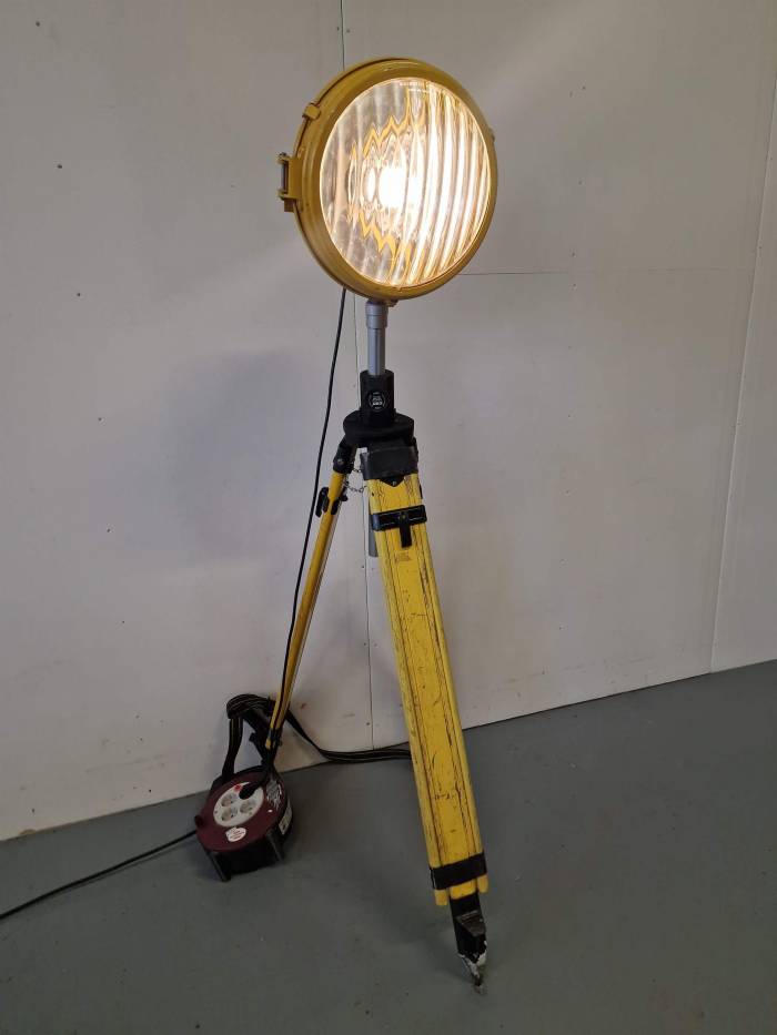 Lampadaire design original 