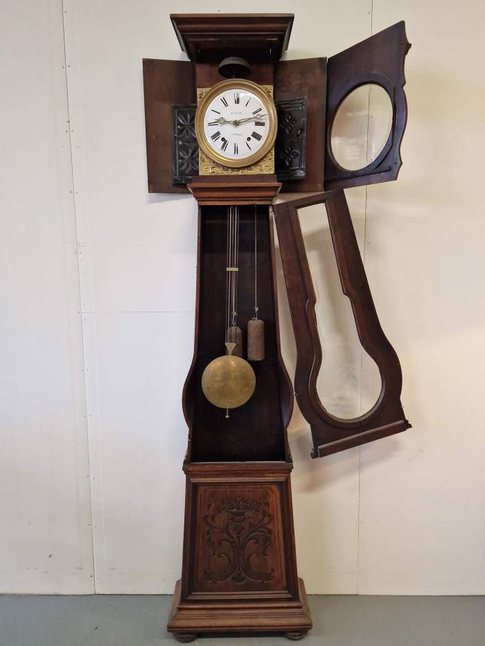 Majestic floor clock