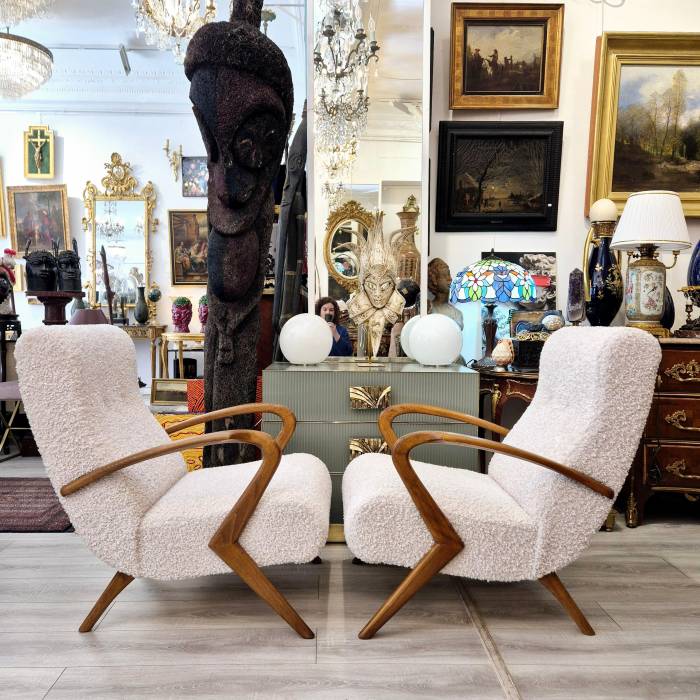 Buklē stila atpūtas krēslu pāris, piedēvēts Paolo Bufam, ap 1950. gadu 