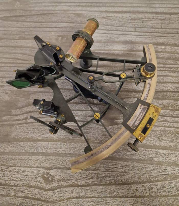 Sextant Henry Huches & Fils 