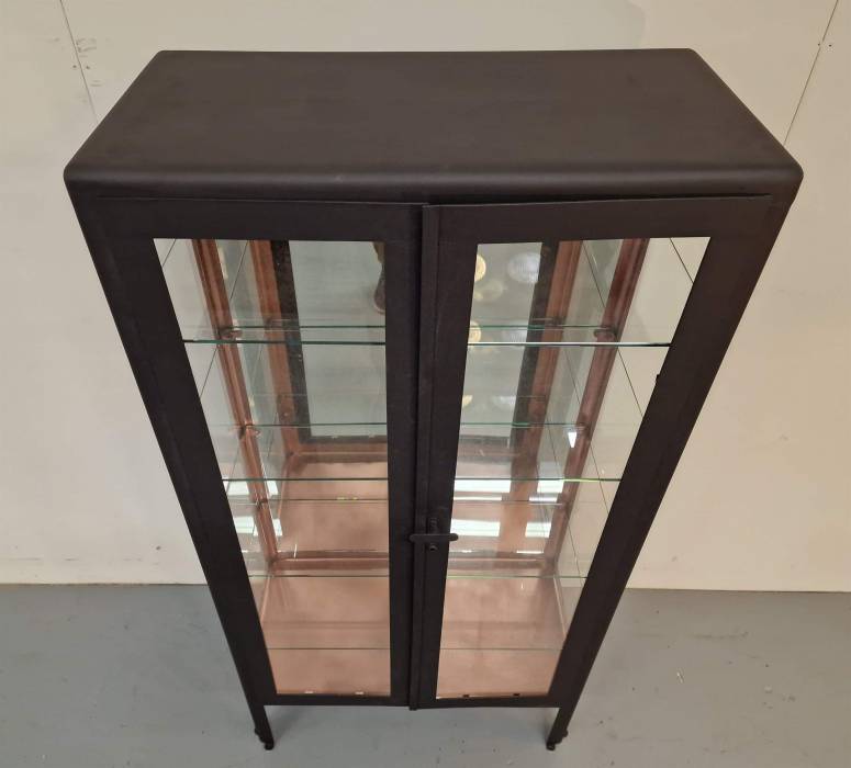 Restaurēta vitrīna 