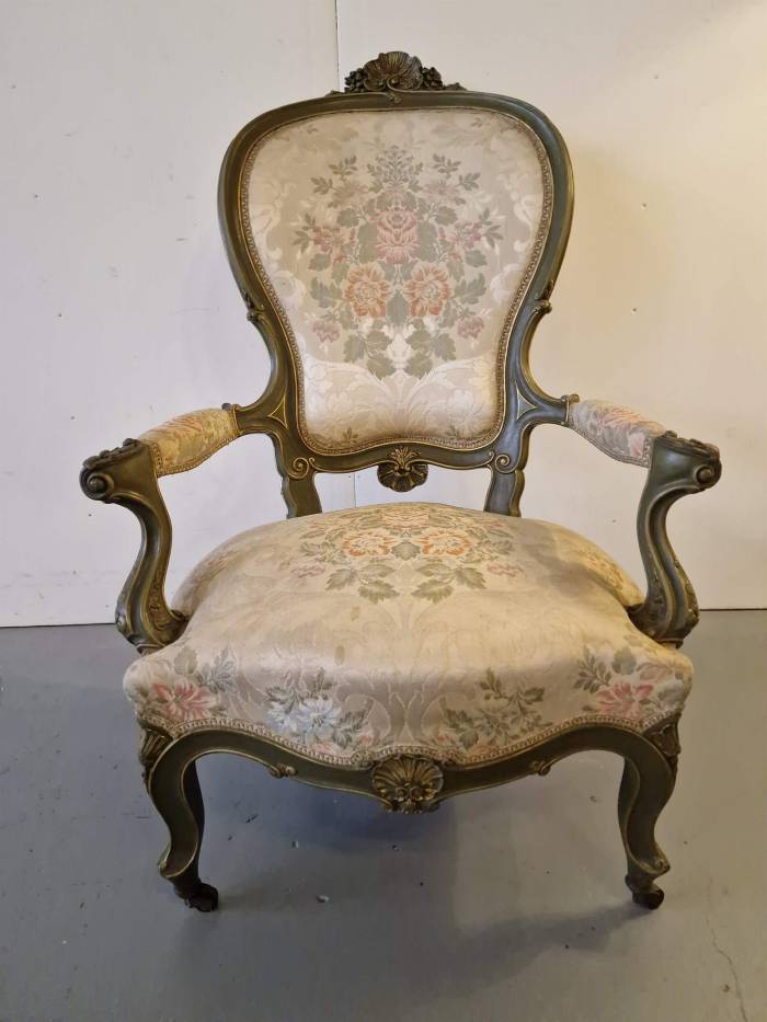 Beautiful chair with armrests