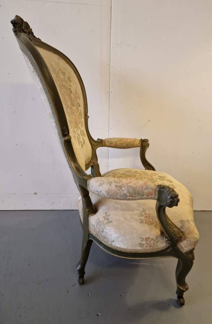 Beautiful chair with armrests