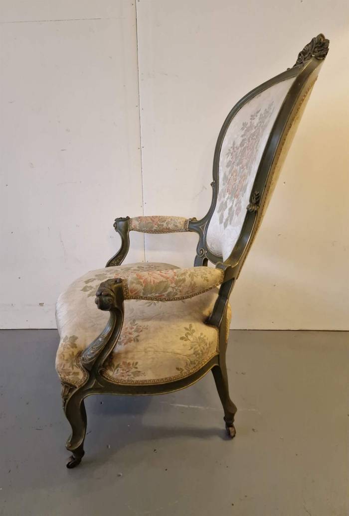 Beautiful chair with armrests