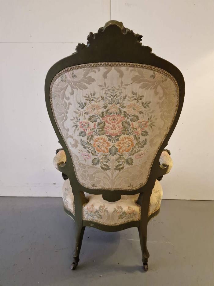 Beautiful chair with armrests