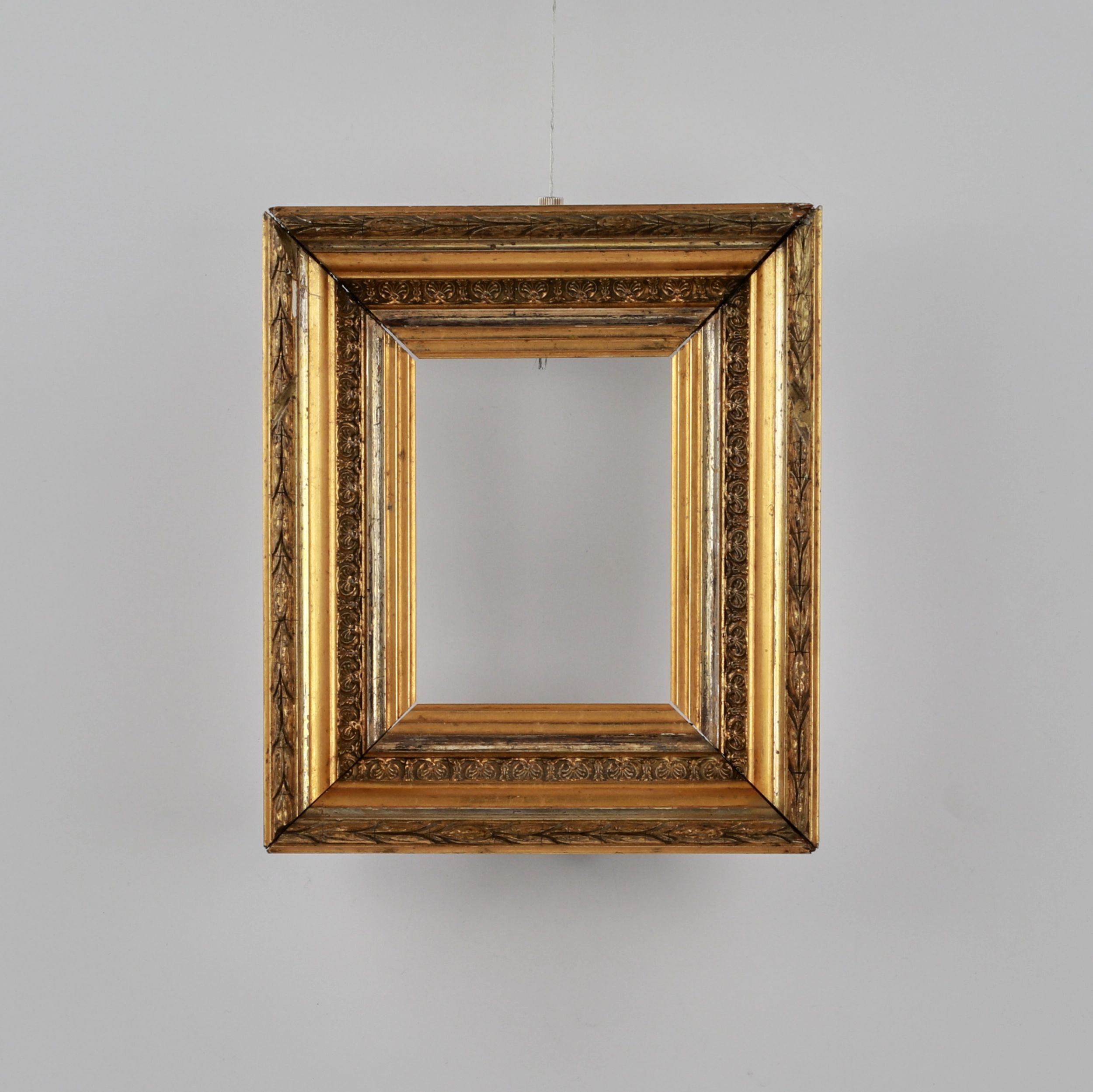 Gilded-two-baguette-picture-frame