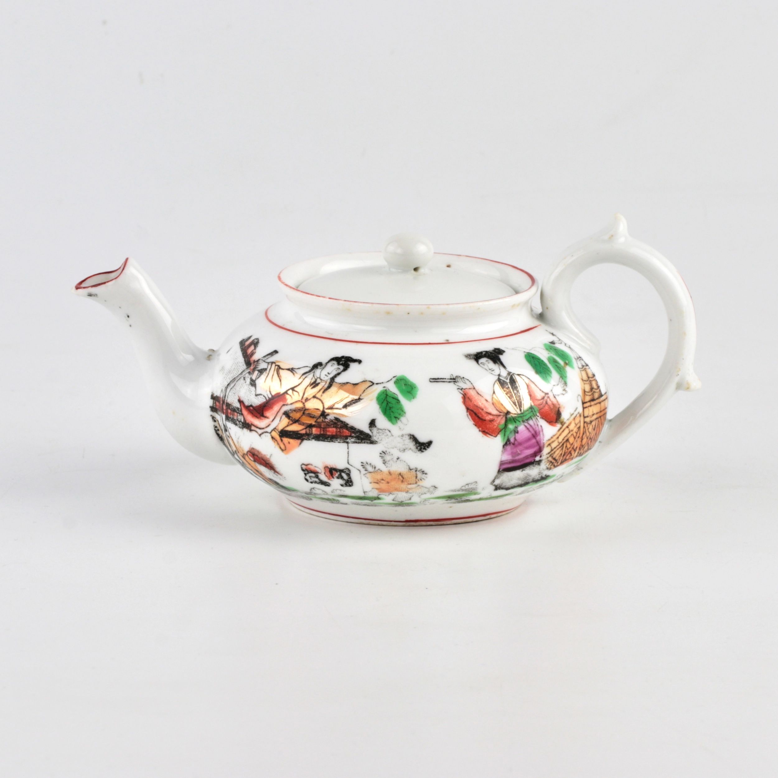 Kuznetsovs-porcelain-teapot-